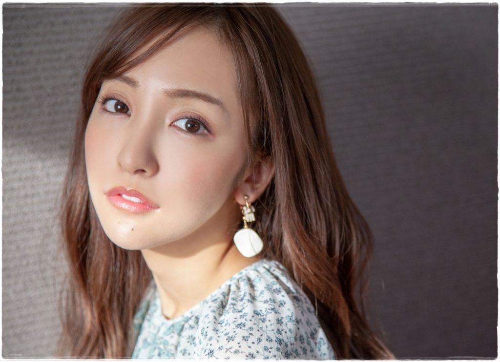 板野友美2019年現在の画像、顔が変わりすぎで顔面崩壊レベル！